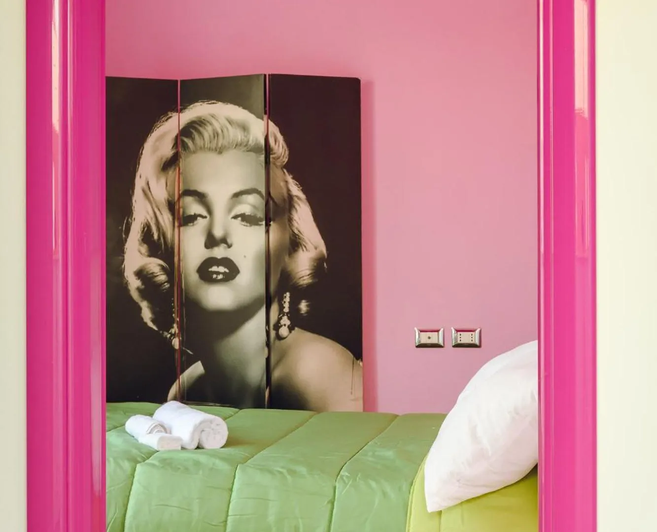 Pink Barbie'S House, Domus Lumeras Alghero